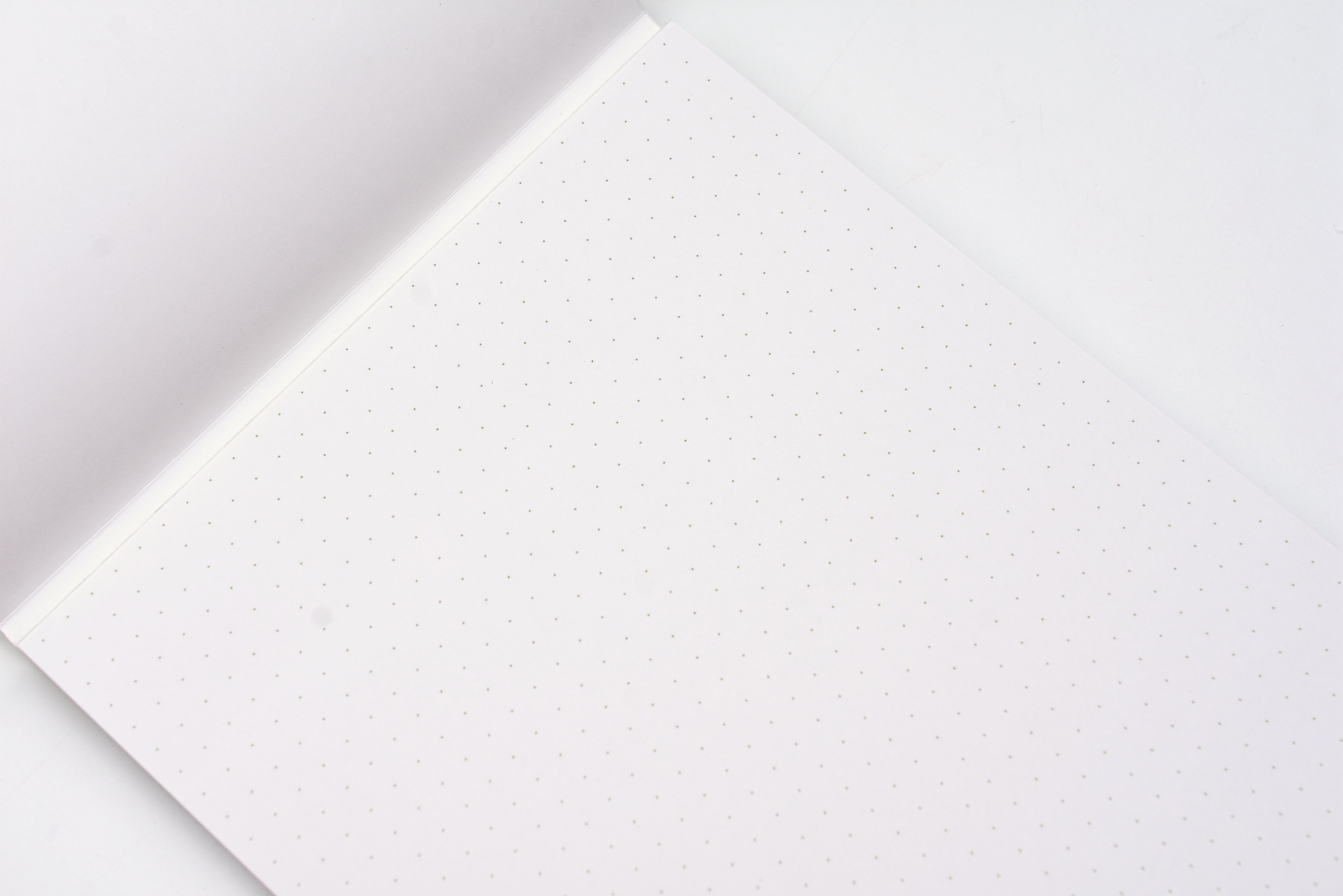 Midori Paper Pad Soft Color - A5 - Dot Grid - White