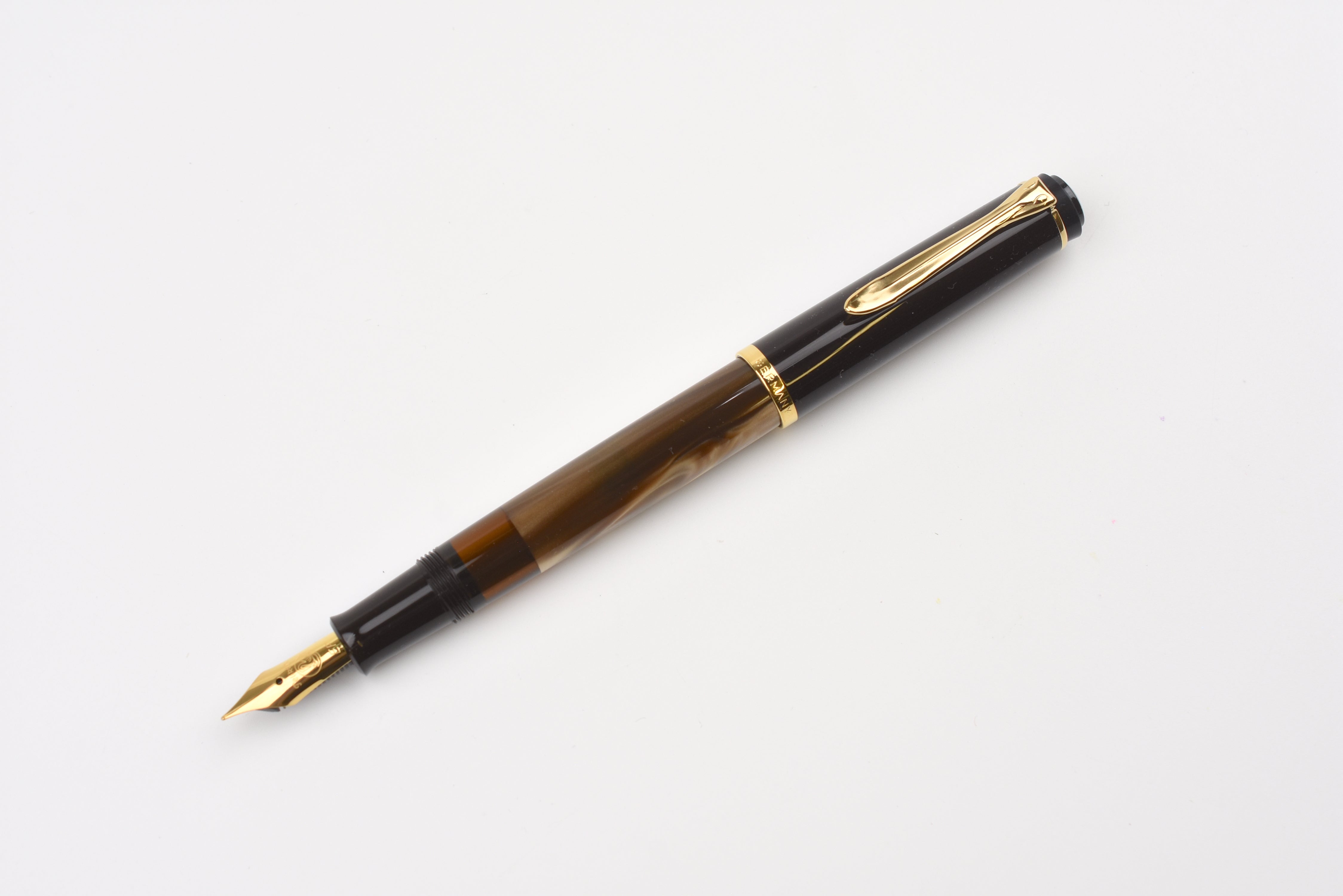 Pelikan M200 Fountain Pen - Classic - Brown Marble