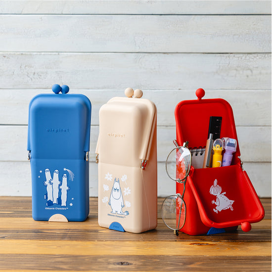 Standing pen case
