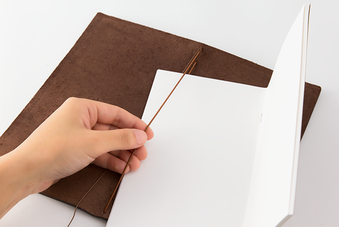 TRAVELER'S Notebook - Regular Size - Brown